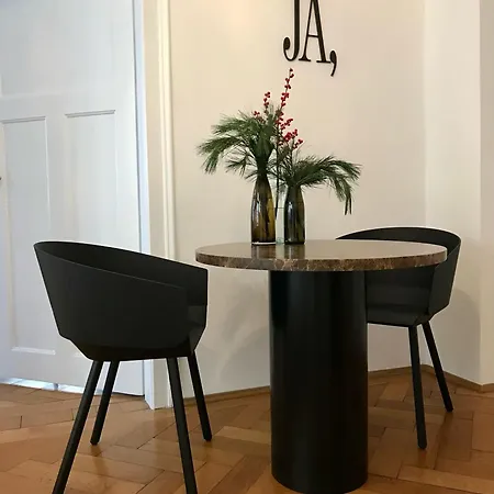Aussergewoehnlich Schoenes In Muenchen-schwabing